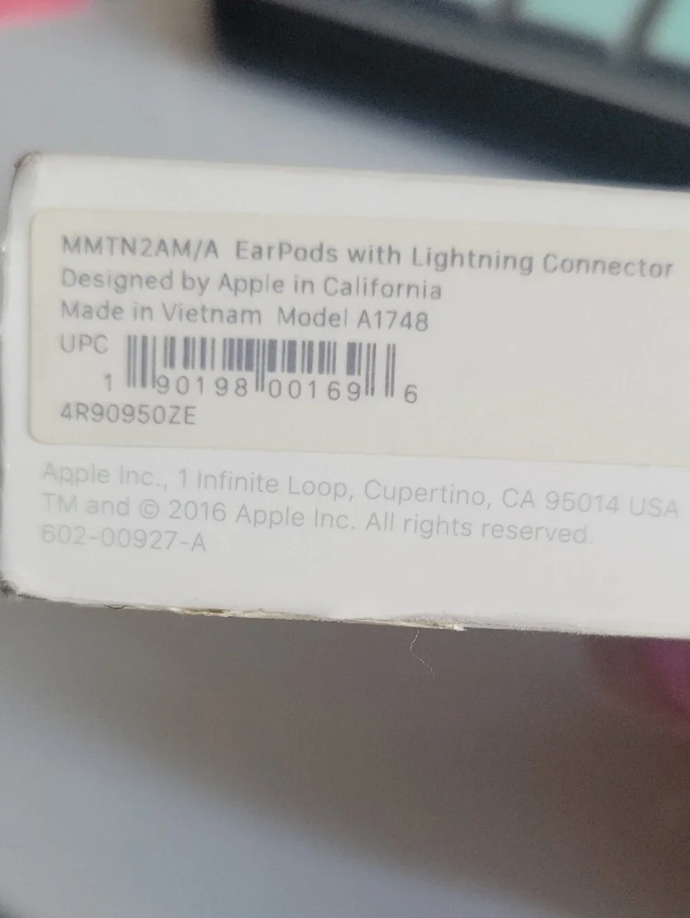 Apple EarPods with Lightning Connector - White